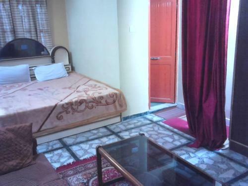 Hostal Leela Guest House