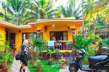 Hostal Yellow House