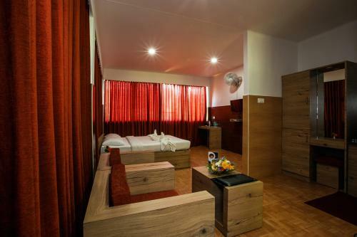 Hotel Crescent Residency