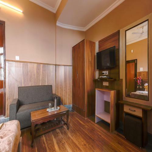 Bed & Breakfast New Varuni House