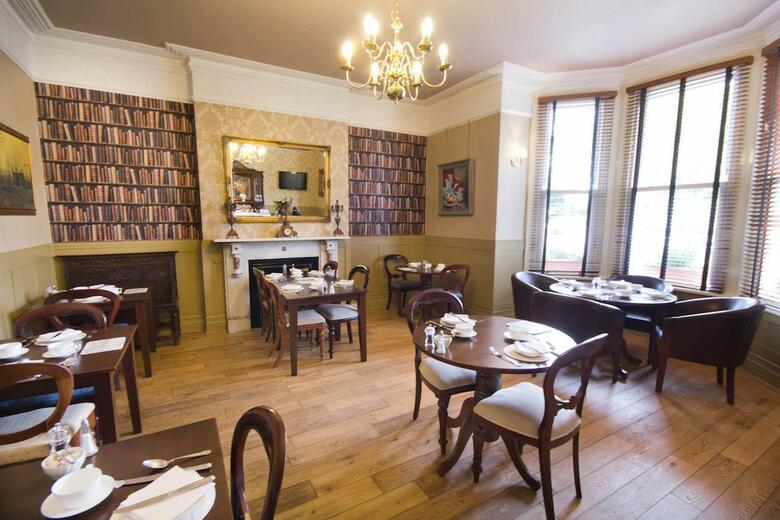 Hotel Cranleigh