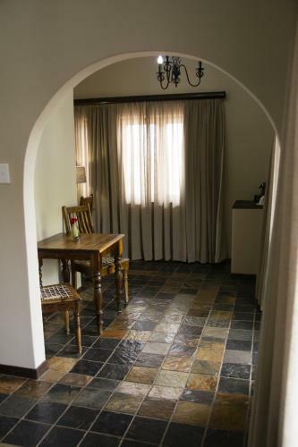 Hostal Hilltop Guest House