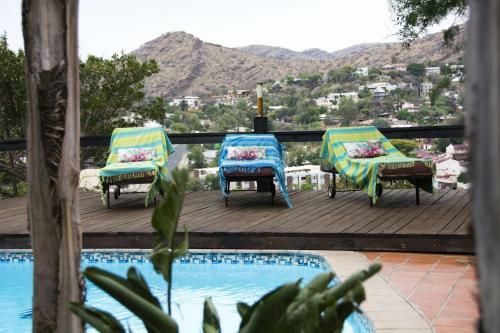 Hostal Hilltop Guest House