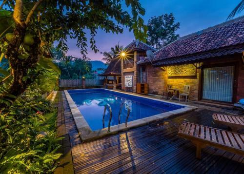 Hostal The Amrta Borobudur