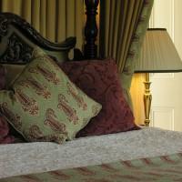 Ross Lake House Hotel