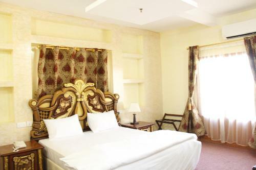 Riyam Hotel