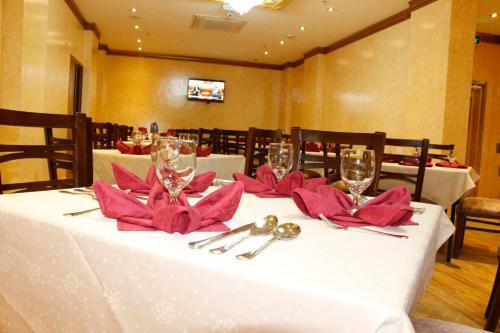 Riyam Hotel