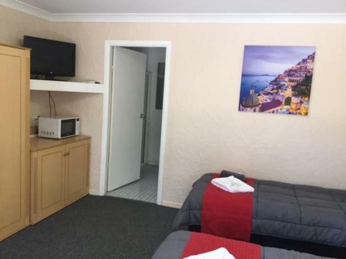 Village Motor Inn