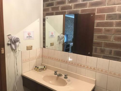 Lake Albert Motel