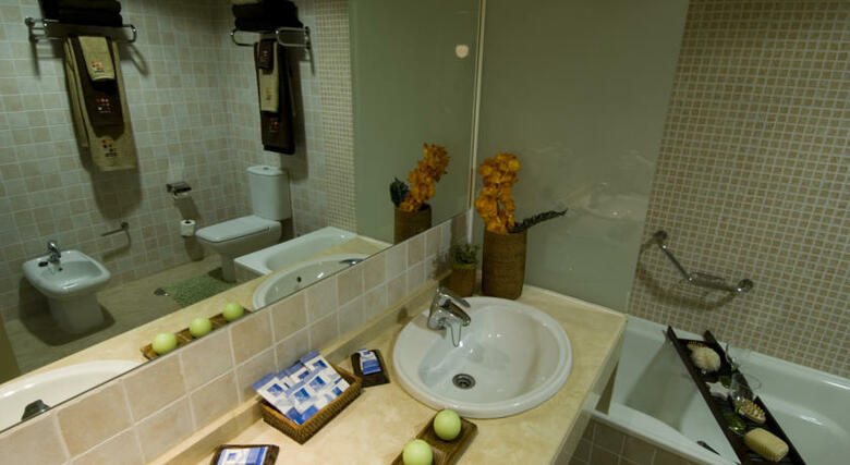 Hotel Holiday World Resort