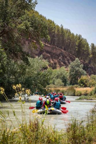 Centro De Ocio Al�a Bungalows Camping Rafting Benamej�