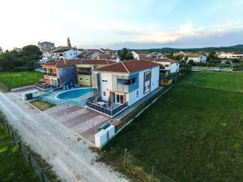 Apartment In Funtana With Three-bedrooms 1