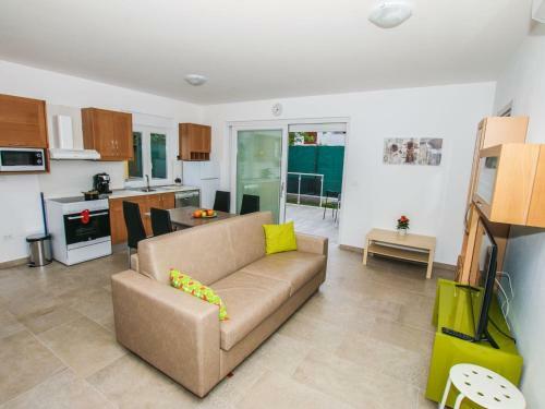 Apartment In Funtana With Three-bedrooms 1