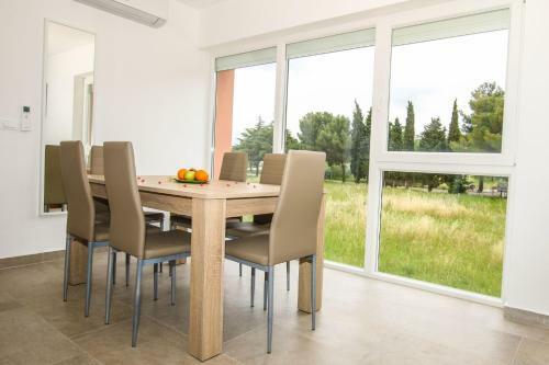 Apartment In Funtana With Three-bedrooms 1