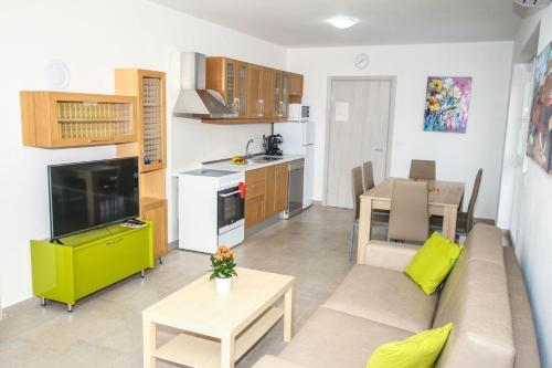 Apartment In Funtana With Three-bedrooms 1