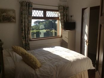 Bed & Breakfast U R Needs Holidays Ireland