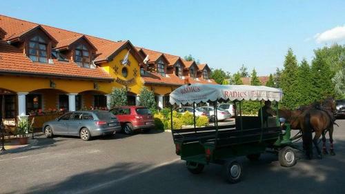 Hostal Radics Panzi� �tterem �s Wellness K�zpont