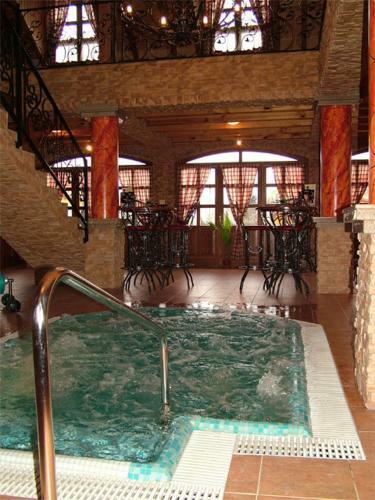 Hostal Radics Panzi� �tterem �s Wellness K�zpont