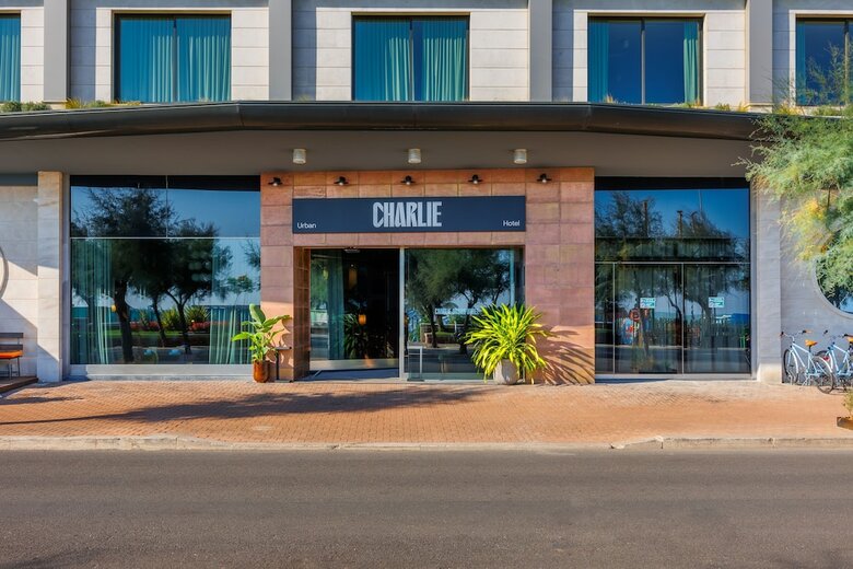 Hotel Charlie In Pesaro