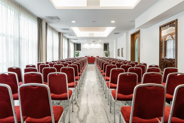 Continental E Dei Congressi Hotel