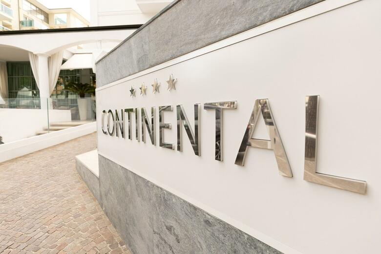 Continental E Dei Congressi Hotel