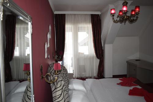 Hotel Golden Place