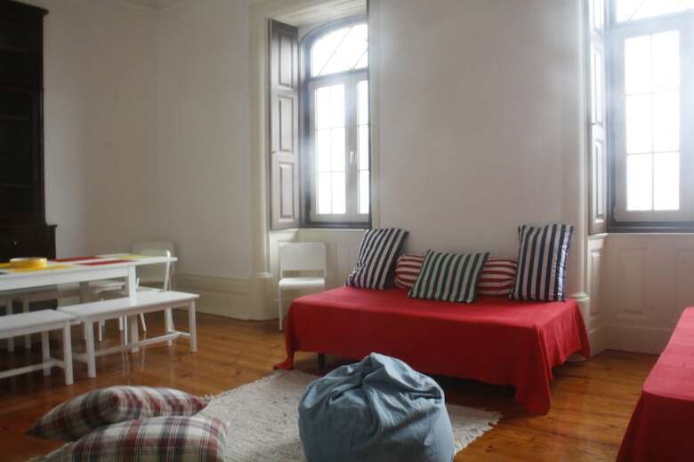 Hostel 402