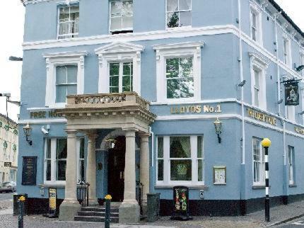 The Queen's Hotel