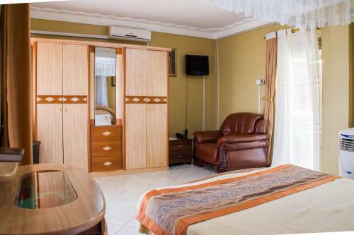 Desert Breeze Hotel