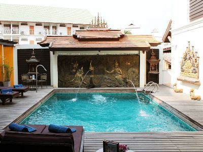 Hotel De Naga