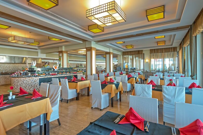 Hotel Royal Atlantis Resort And Spa