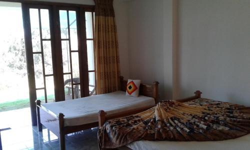 Hostal Ella Mountain Palace