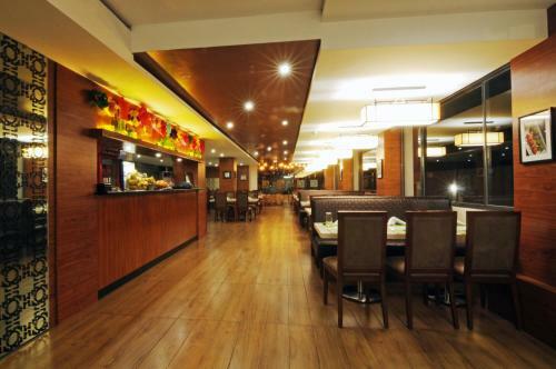 717 Cesar Place Hotel