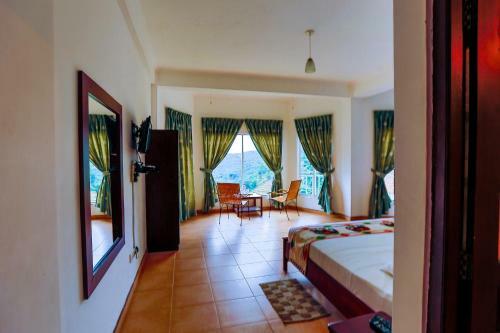 Hotel Thuruliya Lodge