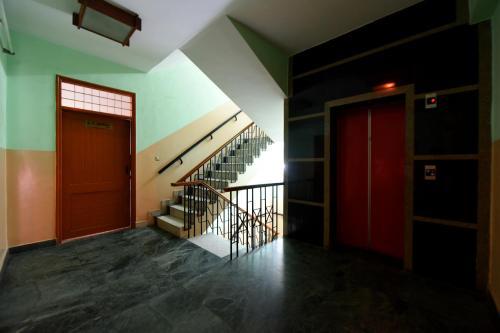 Hotel Oyo Rooms Birla Mandir Raja Park