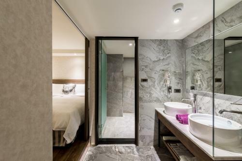 Lan Kwai Fong Garden Hotel