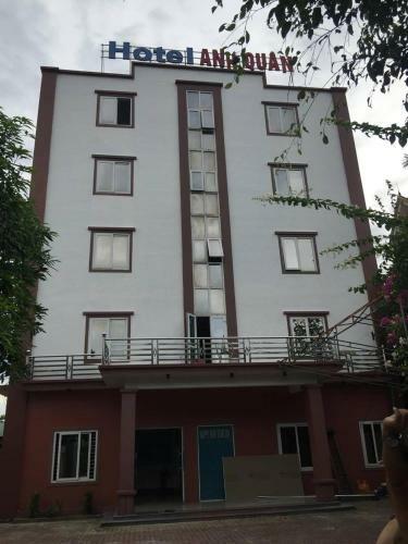 Anh Quan Hotel