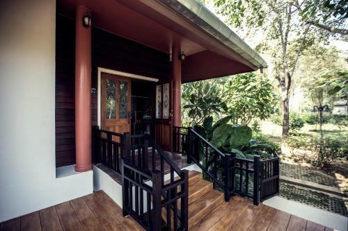 Hostal Bura Phat Resort