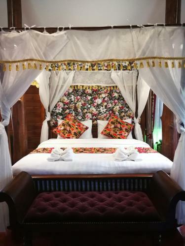 Hostal Bura Phat Resort