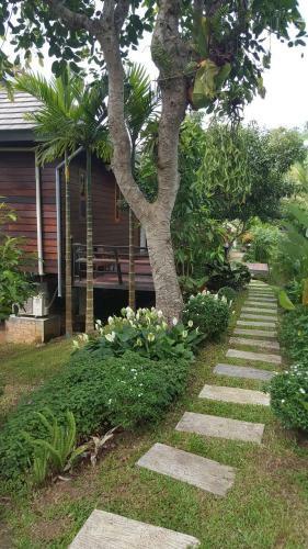 Hostal Bura Phat Resort