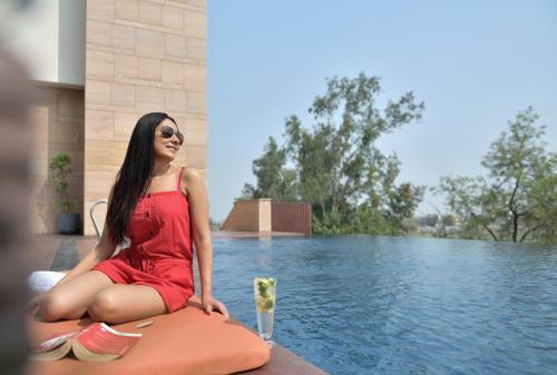 Hotel Courtyard By Marriott Raipur