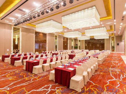 Wan Yue Grand Skylight Hotel