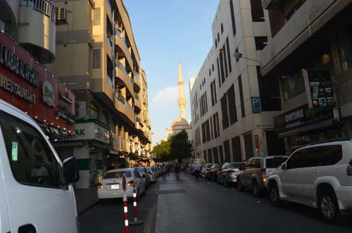 Al Ahrar Hotel