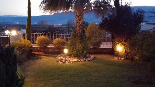 Lodge Greek Relaxation