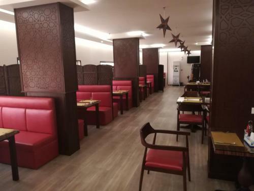 Apartamento Makarm Palm Hotel Suites