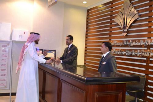 Apartamento Makarm Palm Hotel Suites