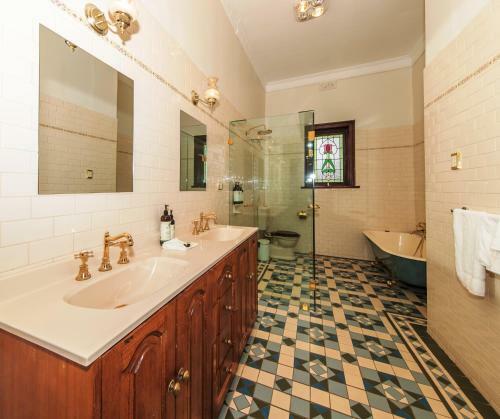 Hostal Barossa Vineyard Guesthouse