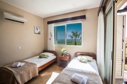 Sunny Coast Villa