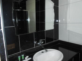 Dkd-bridge Hotel