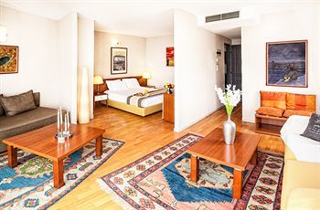 Plaza Art Hotel